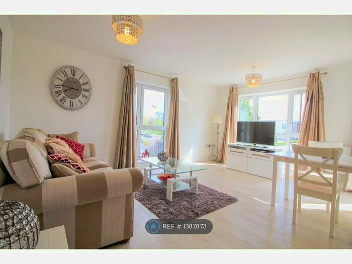 2 Bedroom Flat To Rent In Eniac View, Oakgrove, Milton Keynes, MK10