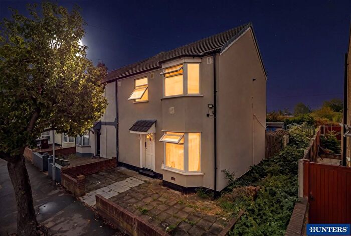 3 Bedroom End Terrace House For Sale In Heath Road, Romford, RM6