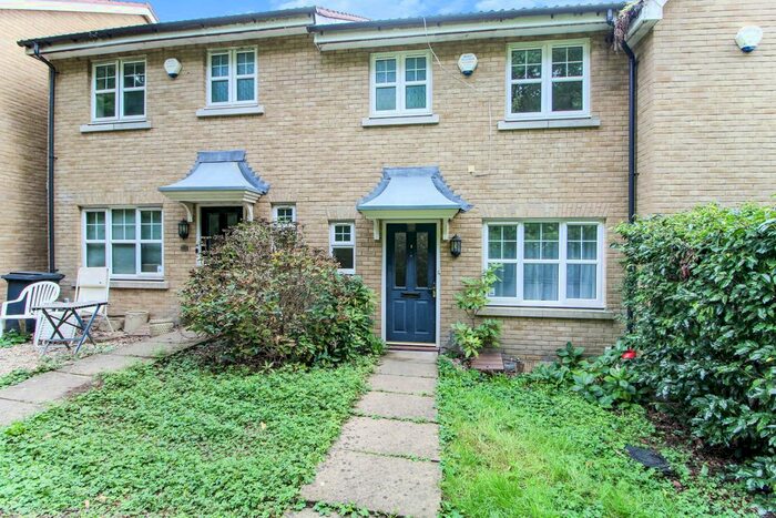 3 Bedroom End Of Terrace House To Rent In Aspen Grove, Northwood Hills, Pinner, HA5