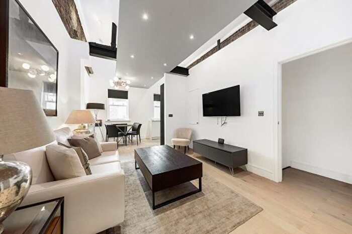 2 Bedroom Flat To Rent In Baker Street, Marylebone, London, NW1