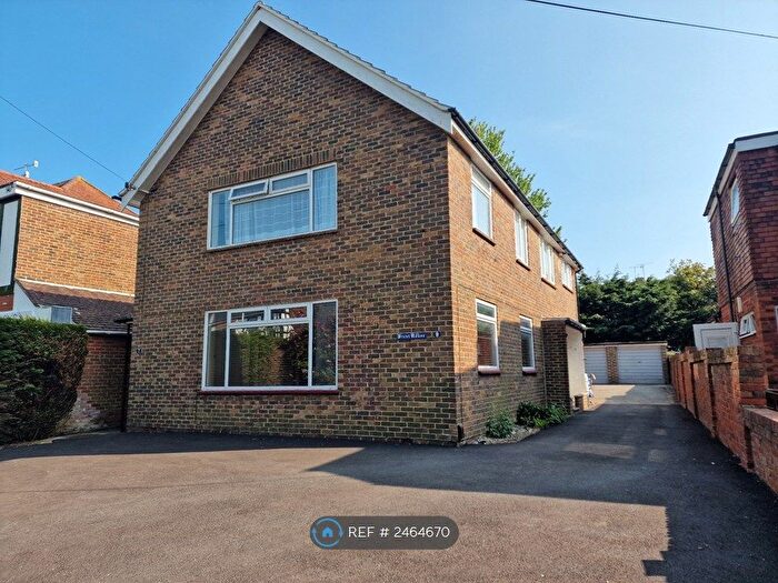 2 Bedroom Flat To Rent In Chaucer Road, Worthing, BN11