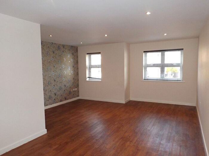 2 Bedroom Flat To Rent In Station Terrace Hucknall, Nottingham, NG15