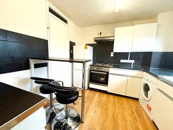 1 Bedroom Flat To Rent In Sycamore Close, London, E16