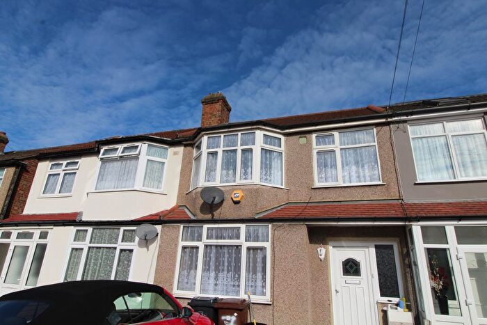 3 Bedroom Terraced House To Rent In Western Avenue Dagenham, RM10
