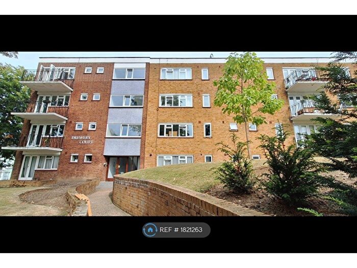 Studio To Rent In Drewery Court, London, SE3