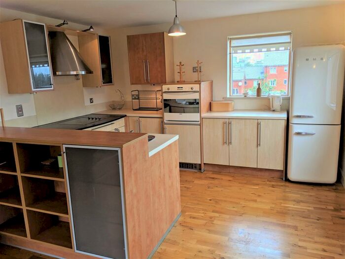 2 Bedroom Flat To Rent In Henke Court, Cardiff, CF10