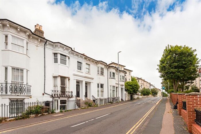 2 Bedroom Apartment For Sale In Dyke Road, Brighton, BN1