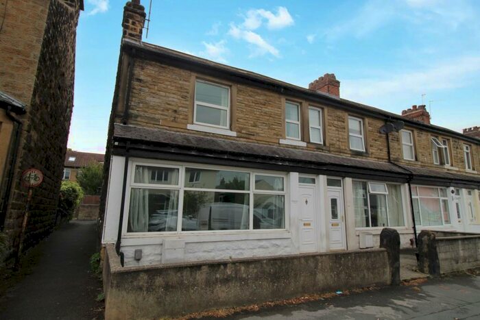3 Bedroom House To Rent In King Edwards Drive, Harrogate, HG1