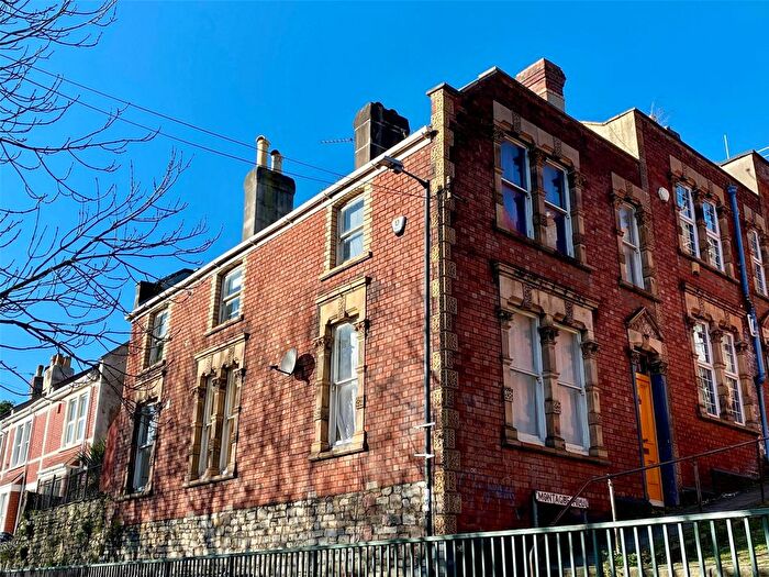 3 Bedroom End Terrace House For Sale In Montague Hill, Bristol, BS2