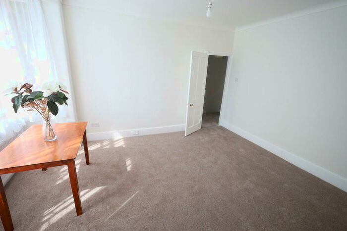 2 Bedroom Flat To Rent In Clements Road, East Ham, E6