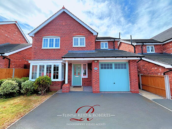 4 Bedroom Detached House For Sale In Llys Cwyfan, Oakenholt, Flint, CH6