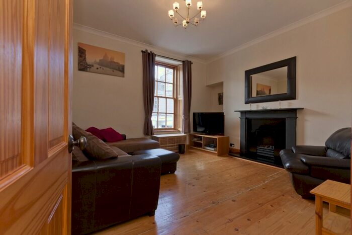2 Bedroom Flat To Rent In Crown Street, City Centre, Aberdeen, AB11