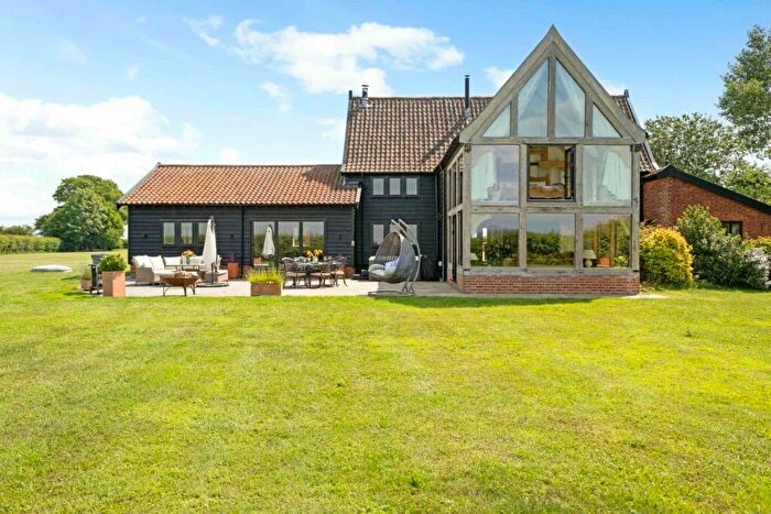6 Bedroom Detached House For Sale In Upper Barn, Harleston, Suffolk, IP20