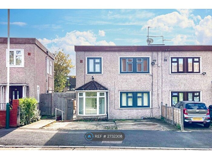 3 Bedroom Semi Detached House To Rent In Colne Drive, Romford, RM3