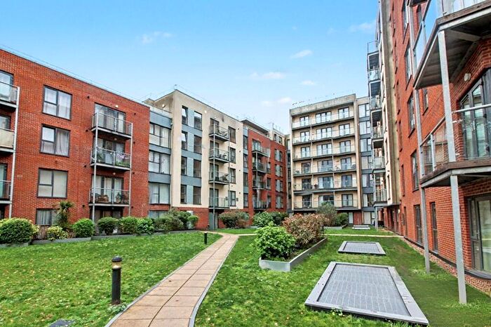 2 Bedroom Apartment For Sale In Midland Road, Hemel Hempstead, HP2