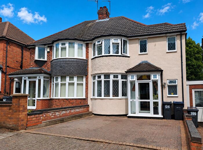 3 Bedroom Semi-Detached House For Sale In Bryn Arden Road, South Yardley, Birmingham, B26