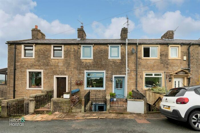2 Bedroom Cottage For Sale In Stoney Bank Road, Earby, Barnoldswick, BB18