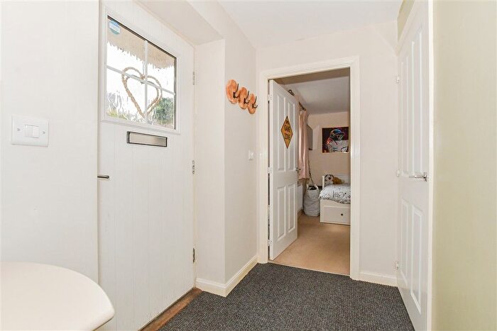 2 Bedroom Flat For Sale In Ellis Road, Broadbridge Heath, West Sussex, RH12