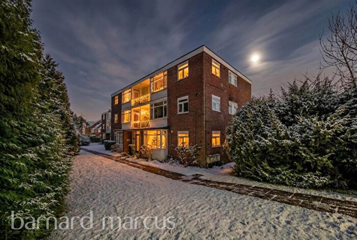 2 Bedroom Apartment For Sale In London Road, Redhill, RH1