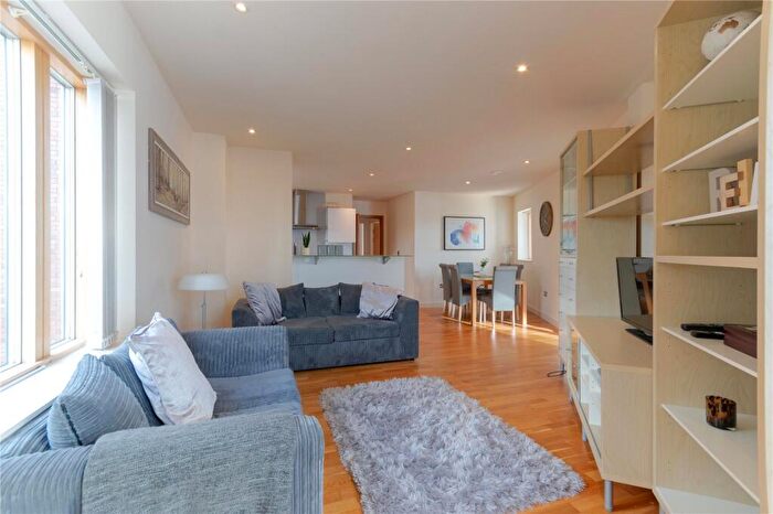 2 Bedroom Flat To Rent In Quayside, Newcastle Upon Tyne, Tyne And Wear, NE1
