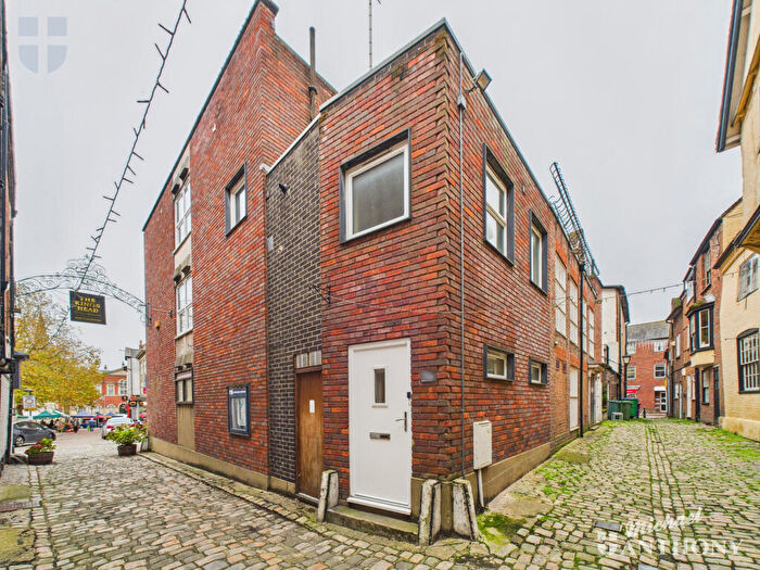 2 Bedroom Flat To Rent In Market Square, Aylesbury Town Centre, HP20