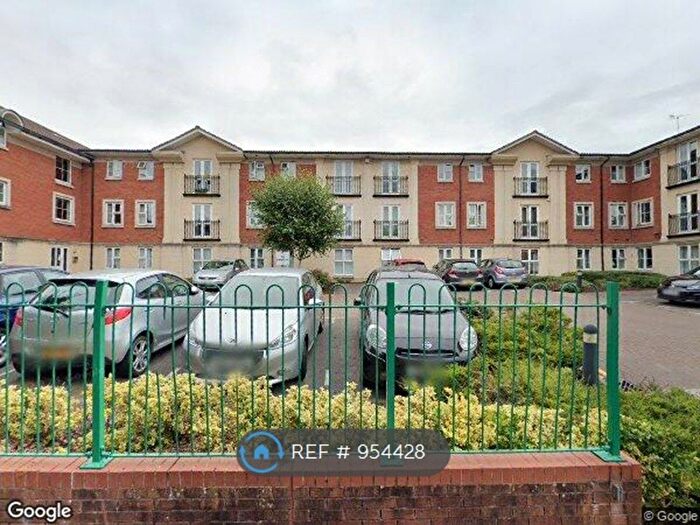 2 Bedroom Flat To Rent In Grimsbury Road, Bristol, BS15