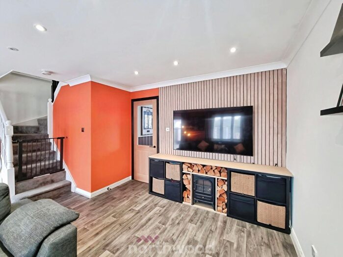 3 Bedroom Detached House For Sale In Fair Holme View, Armthorpe, Doncaster, DN3