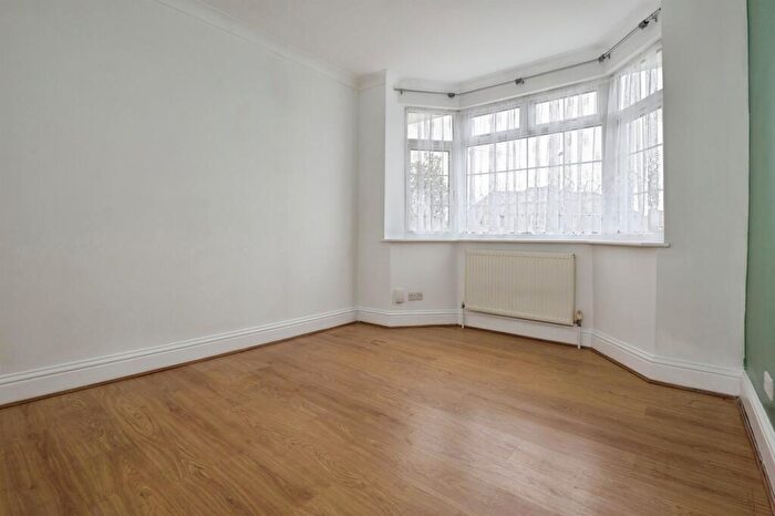 2 Bedroom Detached Bungalow For Sale In Caxton Avenue, Southampton, SO19