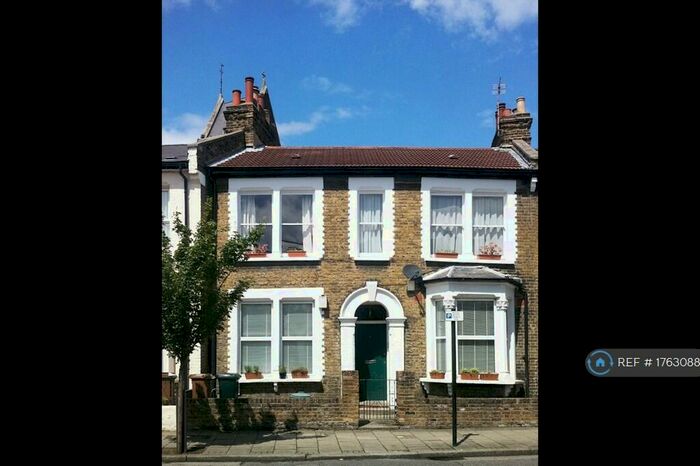 2 Bedroom Flat To Rent In Barretts Grove, London, N16