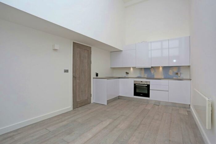 2 Bedroom Duplex To Rent In Wellington Street Slough, SL1