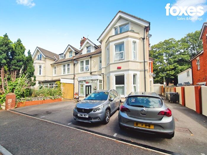 10 Bedroom Semi-Detached House For Sale In Spencer Road, Bournemouth, Dorset, BH1