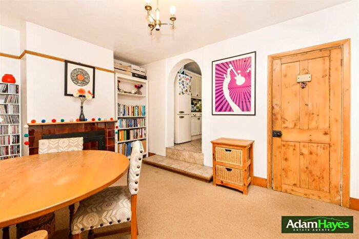 2 Bedroom Terraced House For Sale In Finchley Park, North Finchley, N12