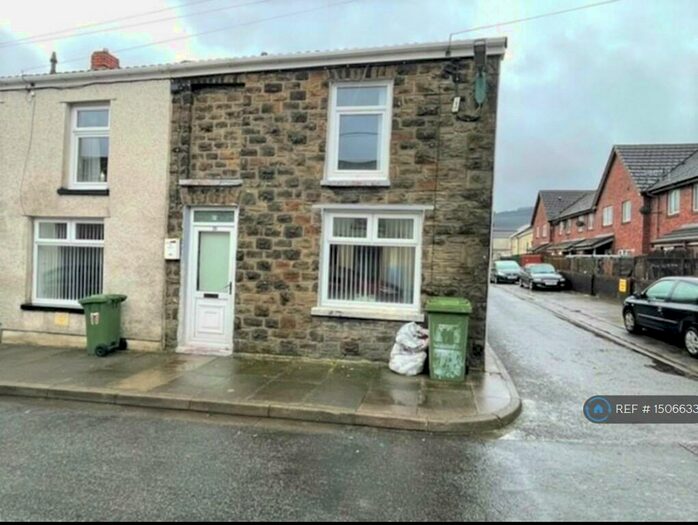 2 Bedroom End Of Terrace House To Rent In Henry St, Aberdare, CF44