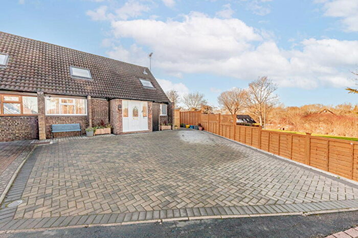 4 Bedroom Semi-Detached House For Sale In Arncliffe Drive, Heelands, Milton Keynes, MK13