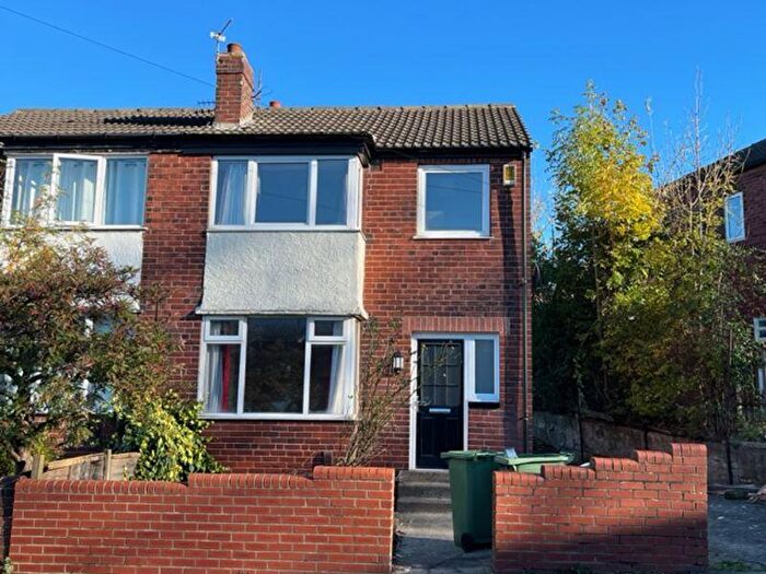 2 Bedroom Town House To Rent In Kelso Gardens, Leeds, LS2