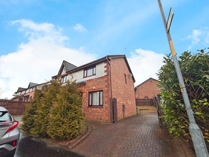 2 Bedroom Semi-detached House For Sale In Louden Hill Road, Glasgow, G33