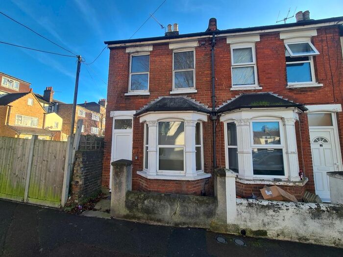 2 Bedroom End Of Terrace House To Rent In Leonard Road, Chatham, ME4
