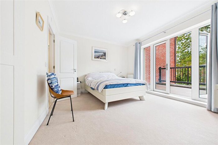 3 Bedroom Retirement Property For Sale In Cumber Place, Theale, Reading, Berkshire, RG7