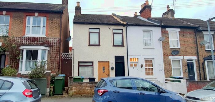 2 Bedroom Property To Rent In Sotheron Road, Watford, WD17