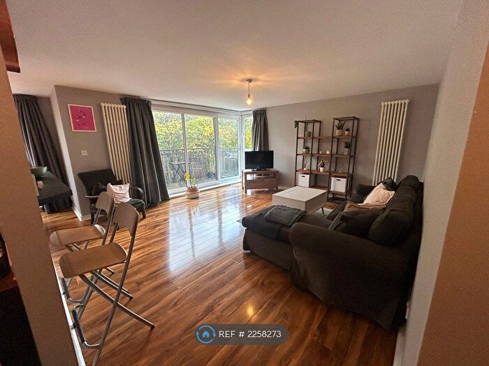 2 Bedroom Flat To Rent In East Pilton Farm Crescent, Edinburgh, EH5