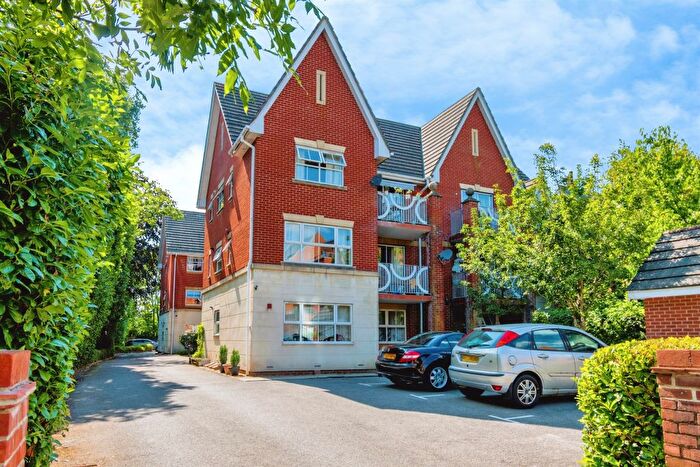 2 Bedroom Flat For Sale In Hulse Road, Southampton, SO15