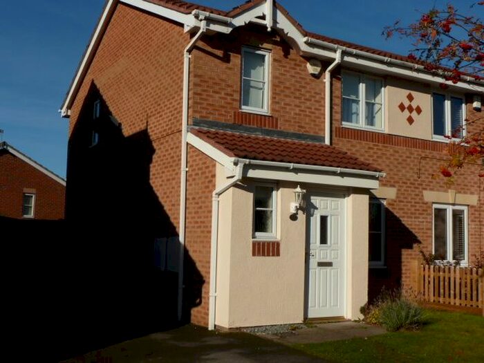 3 Bedroom Semi-Detached House To Rent In Gileswood Crescent, Brampton Bierlow S63