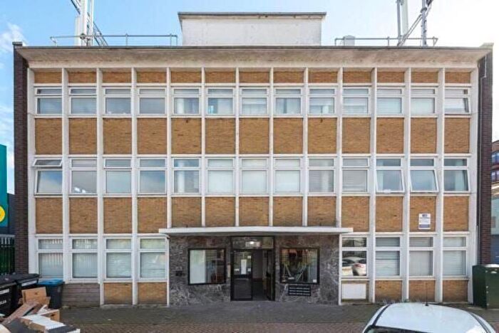 2 Bedroom Flat For Sale In Abbey Avenue, Wembley, HA0