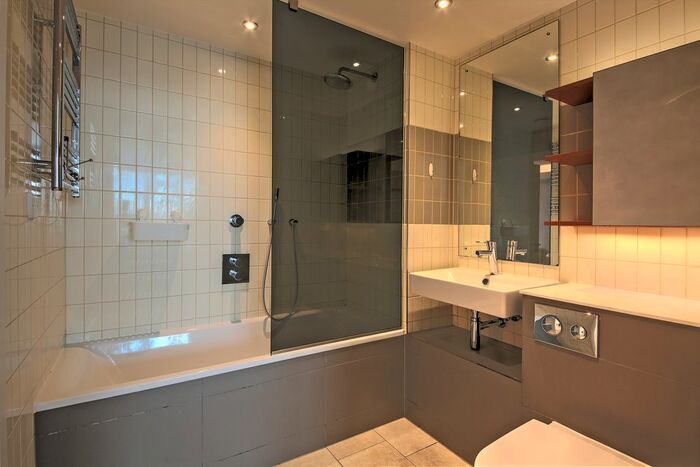 1 Bedroom Flat To Rent In Hoola, Tidal Basin Road, London, E16