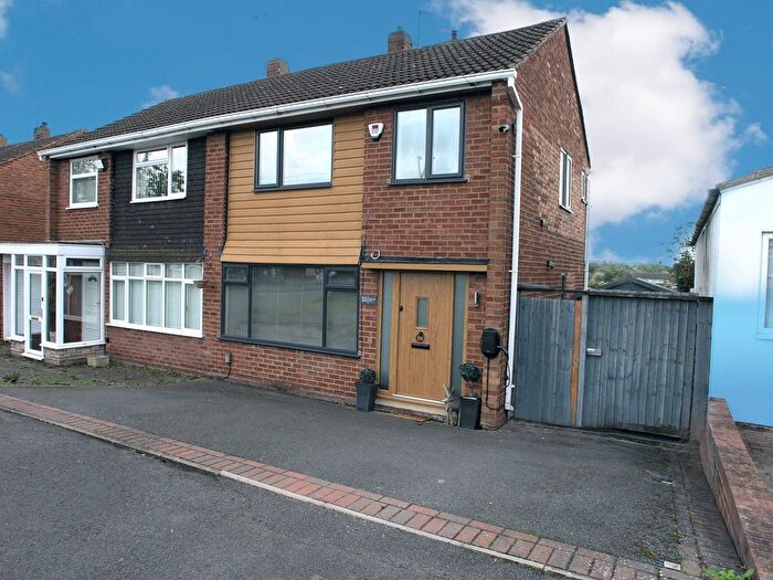 3 Bedroom Semi Detached House For Sale In Kingswinford, Granville Drive, DY6