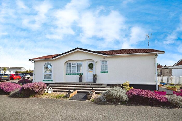 2 Bedroom Park Home For Sale In Aylesbury Drive, Skegness, PE25