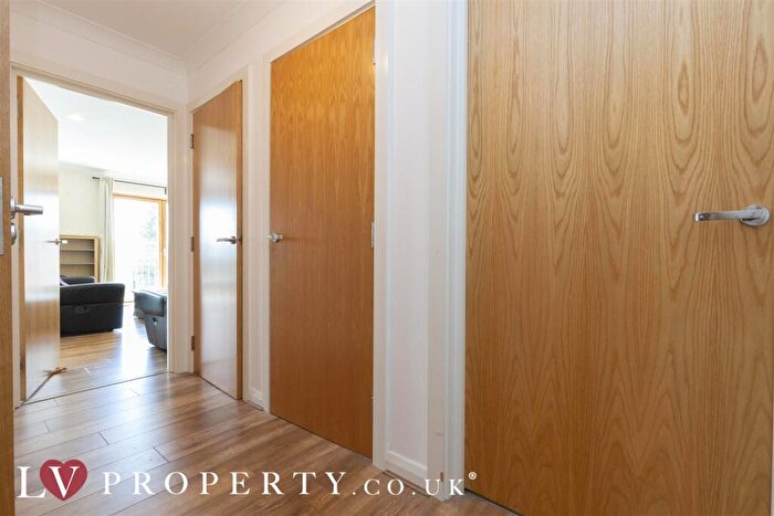 2 Bedroom Apartment To Rent In Irving Street, City Centre, Birmingham, West Midlands, B1