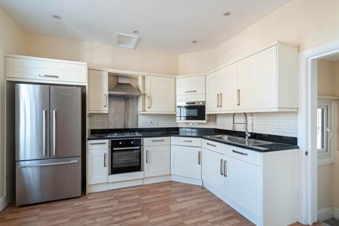 1 Bedroom Apartment To Rent In Monmouth Street, Bath, BA1