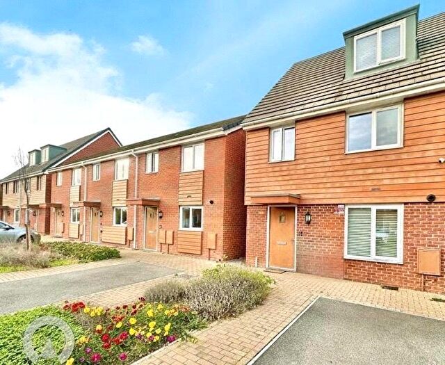 3 Bedroom Semi Detached House For Sale In Muir Drive, Dartford, Kent, DA1