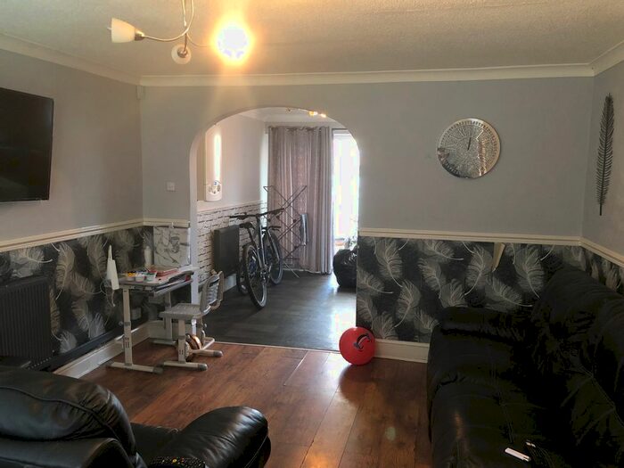 3 Bedroom End Of Terrace House To Rent In Doncaster Way, Hodge Hill, B36